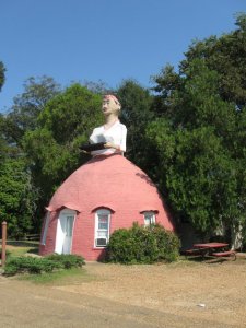 Mammy's Cupboard is located on Highway 61 on the outskirts of Natchez, MS